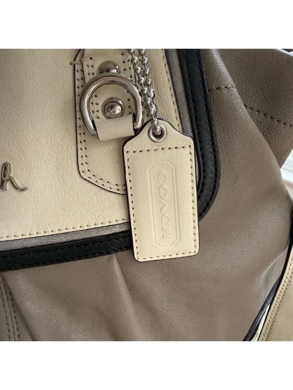Coach Ashley Spectator Taupe and Cream Leather Shoulder Bag Carryall - Picture 14 of 15